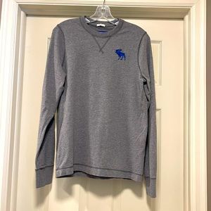 Mens Abercrombie & Fitch long sleeved gray crew neck shirt.